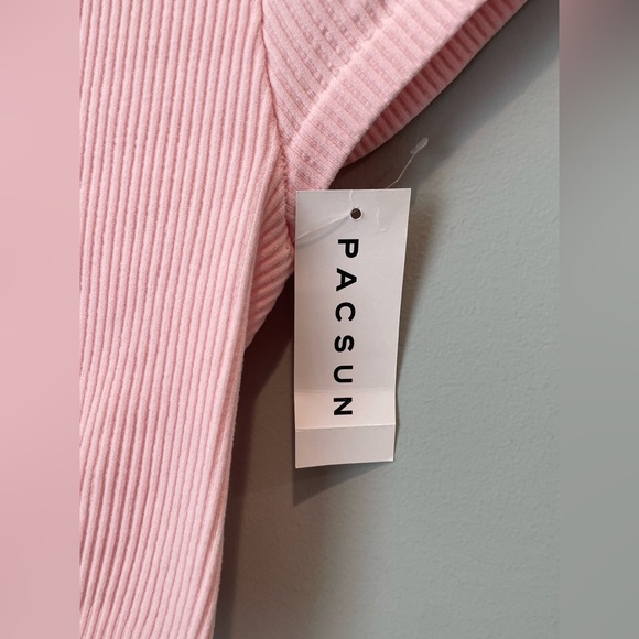 Pacsun Ribbed Notched Crop Top-Size XS‎ New with Tags - Picture 7 of 9